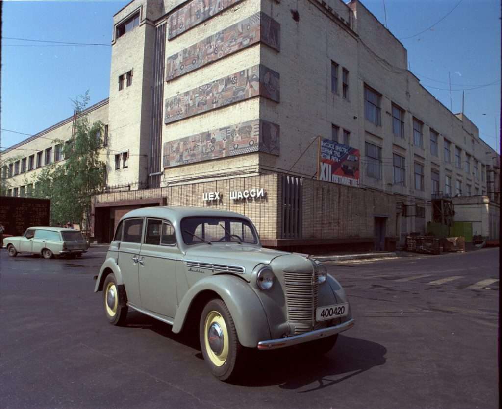 Мозаичное панно завод Москвич